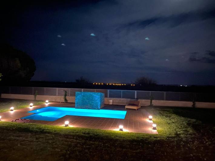 Chalet para 8 personas, con jardín además de piscina y vistas, Se admiten mascotas en Cataluña - 2