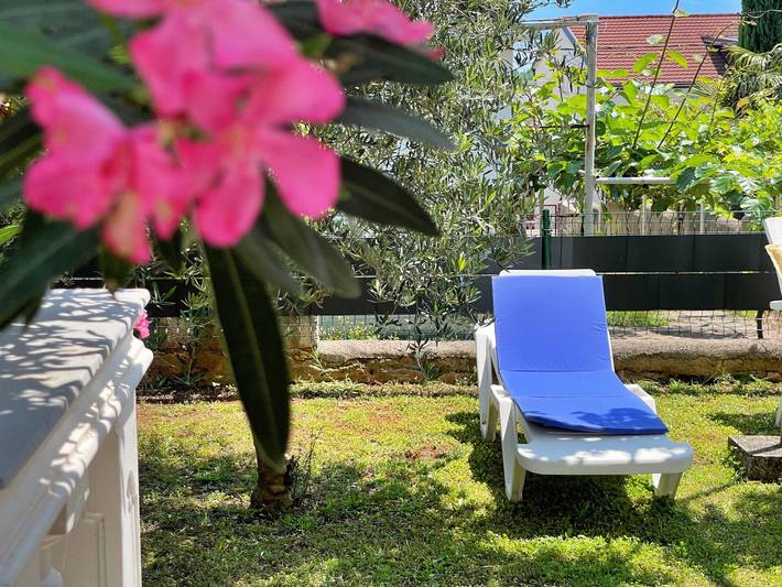 Ganze Wohnung, Apartment Mara - Garten, Terrasse, Haustiere erlaubt, Grill, privater Parkplatz in Silo (Krk), Krk