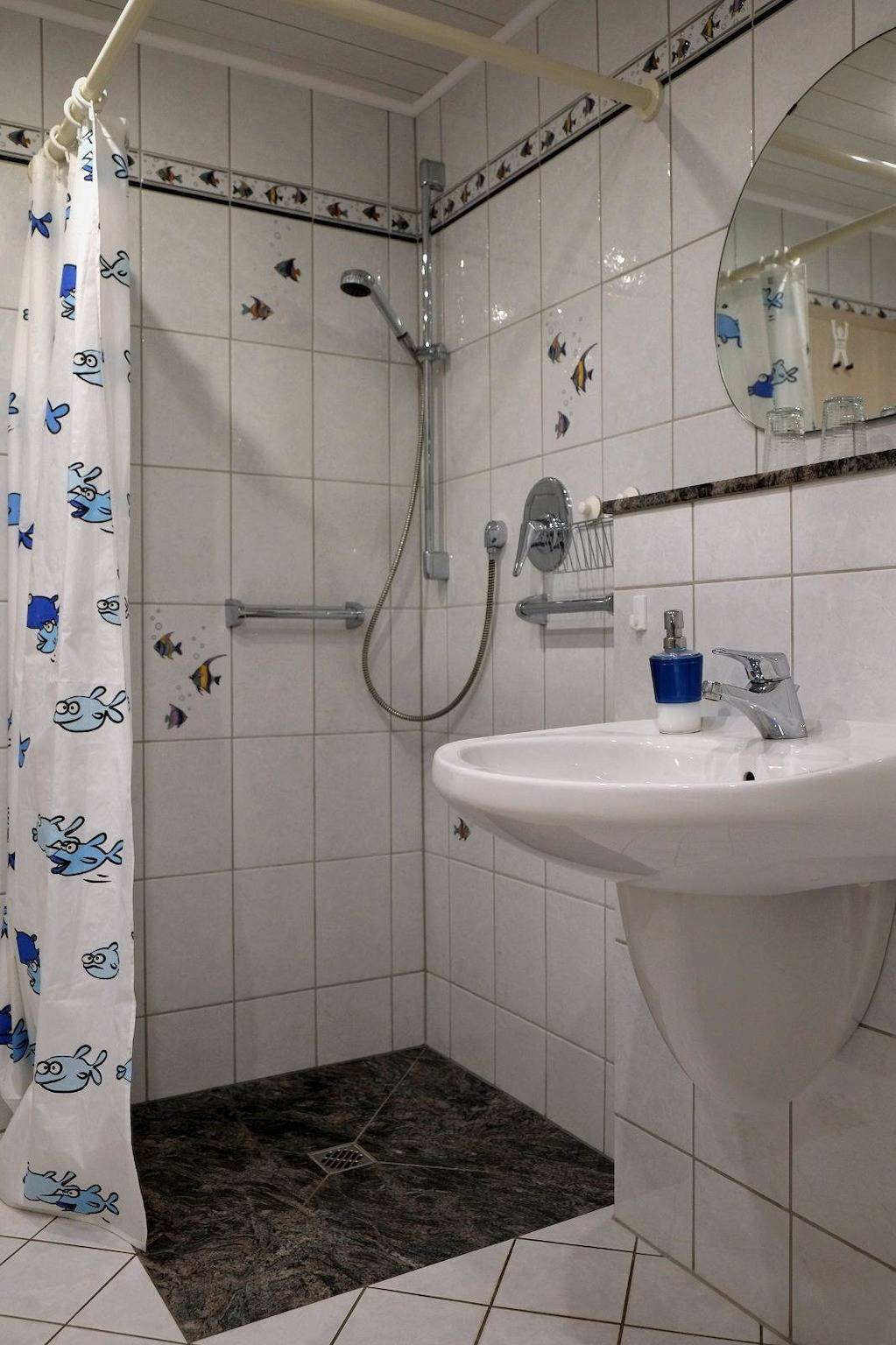 Ganze Ferienwohnung, 2-Bett-Ferienw. Wald und Wiese Du/Wc, Nichtraucher in Gerolstein, Vulkaneifel