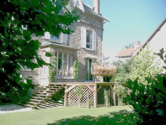 Twin Room in Le Chesnay, Yvelines