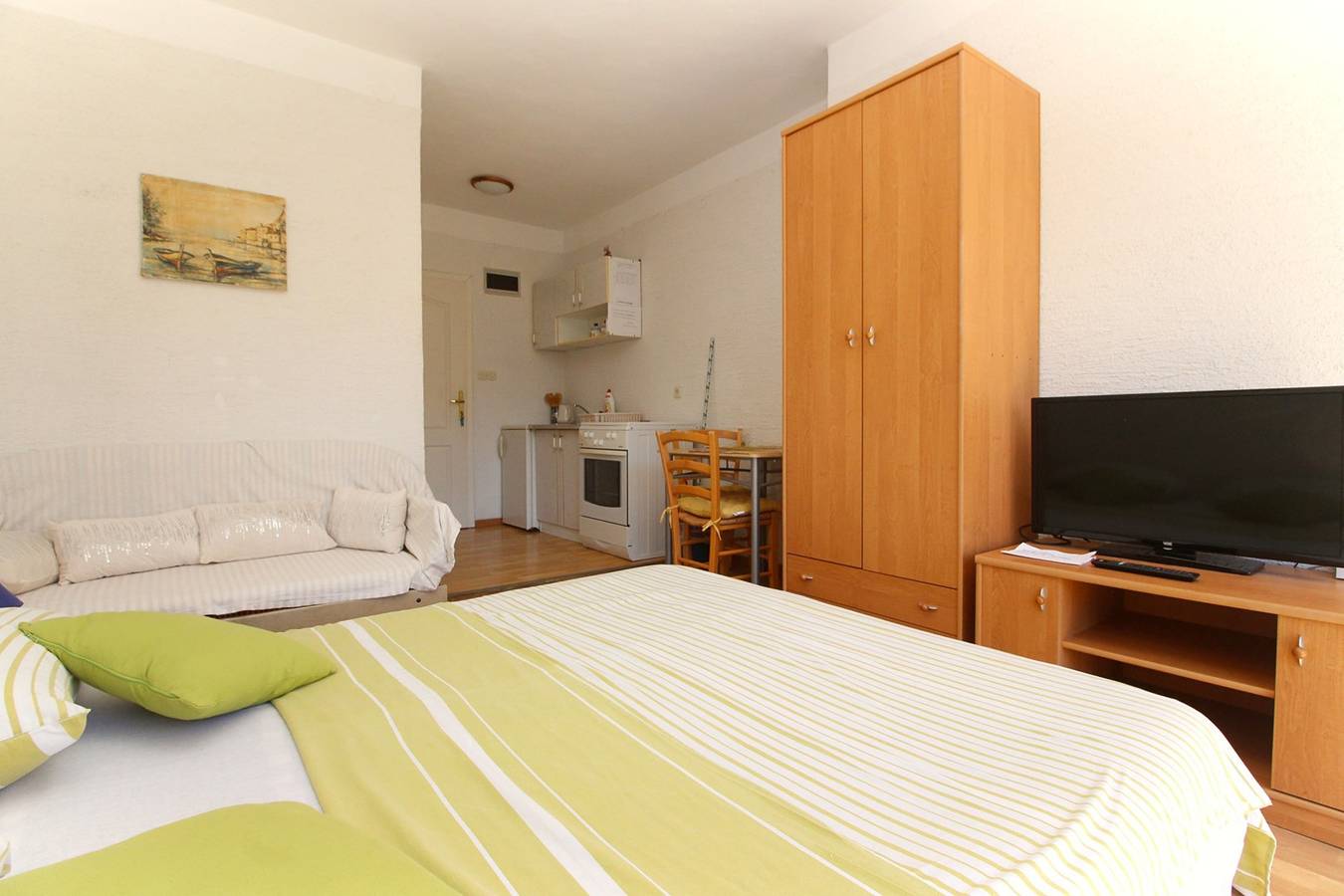 Entire apartment, Studio Mul No.5 Luk - for 2 persons, with Balcony in Baska, Krk