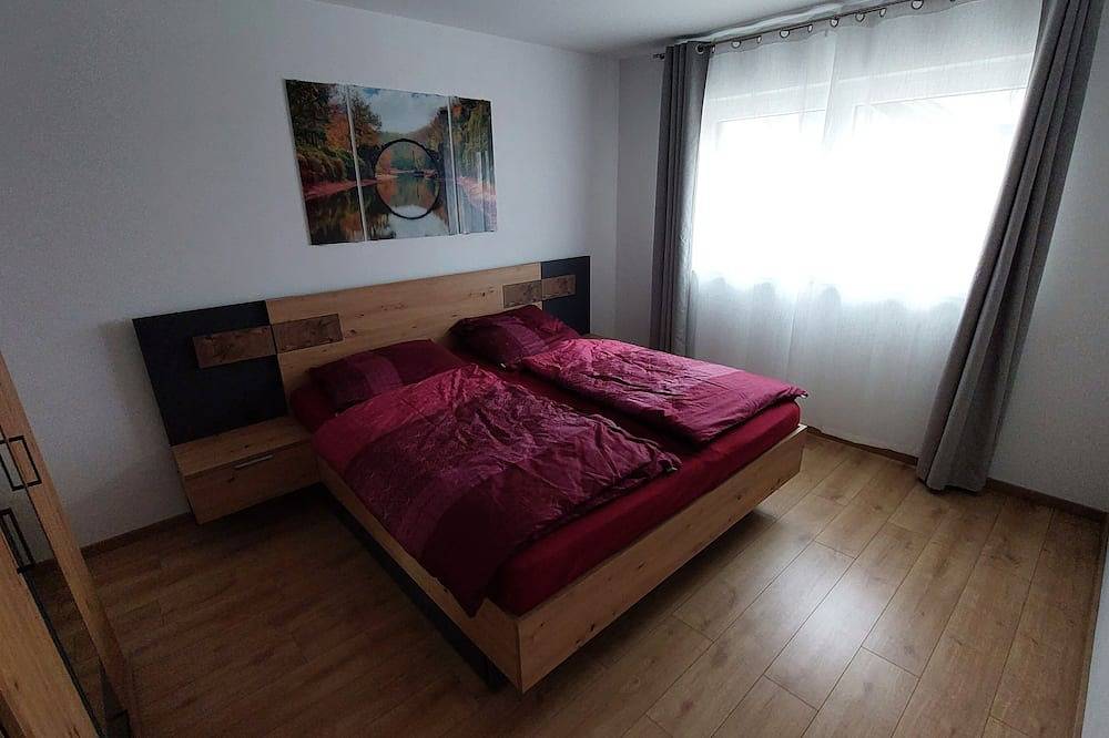 Ganze Wohnung, Ferienwohnung mit Terrasse - Attersee Badeplatz \"Zeller Aufsatz\" 5 Minuten in Nußdorf am Attersee, Attergau