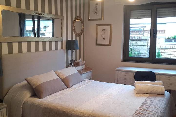 Appartement entier, Penthouse Au Centre D'Oviedo Avec Garage Carre Et WIFI Gratuit in Oviedo, Chaîne Cantabrique