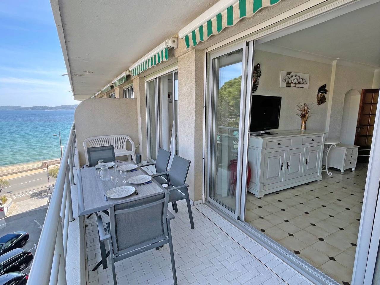 Entire apartment, Mit Blick auf das Wasser in Sainte-Maxime, Mediterranean Coast (France)