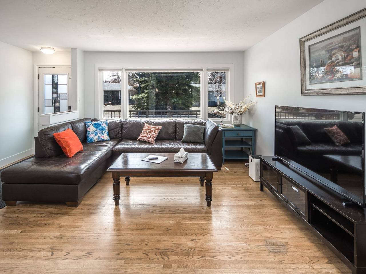 E Home Ganzes Haus 5br2ba Zentral bei chinook mall in Calgary, Kanadische Rocky Mountains