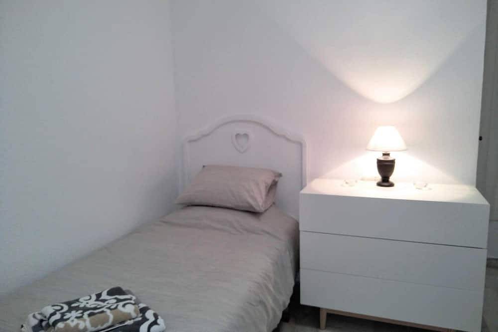 Apartamento entero, Apartamento con fabulosas vistas al mar, excelentes instalaciones, piscina cubierta climatizada in Urbanizacion Calahonda, Mijas