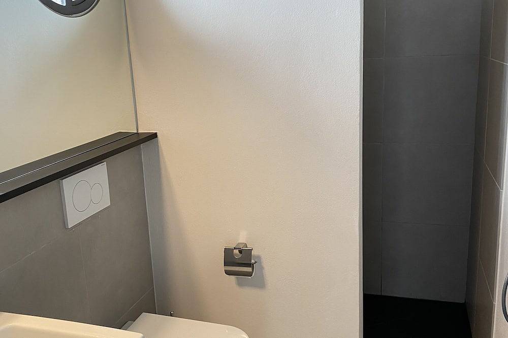 Modernes Architekten Haus in Olivenhain mit Meerblick in Vasia, Riviera di Ponente