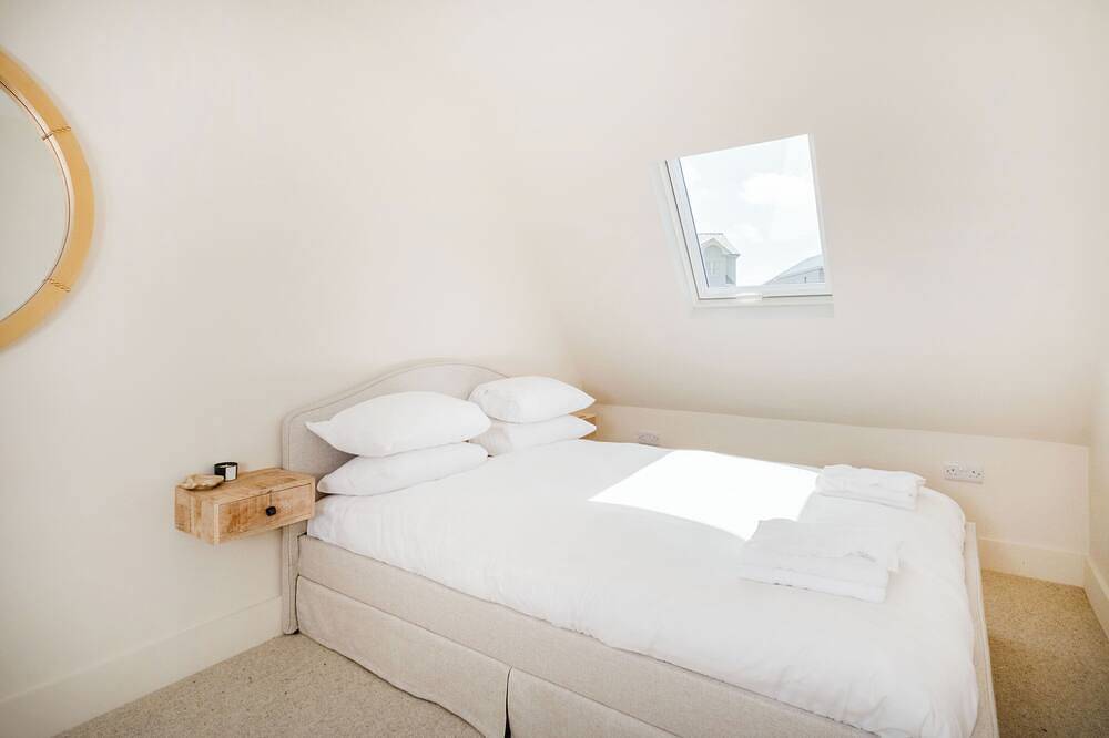 The Links 10, Amazing Location- Food, Drinks, Surf, & Golf! - 10 in Lahinch, County Clare