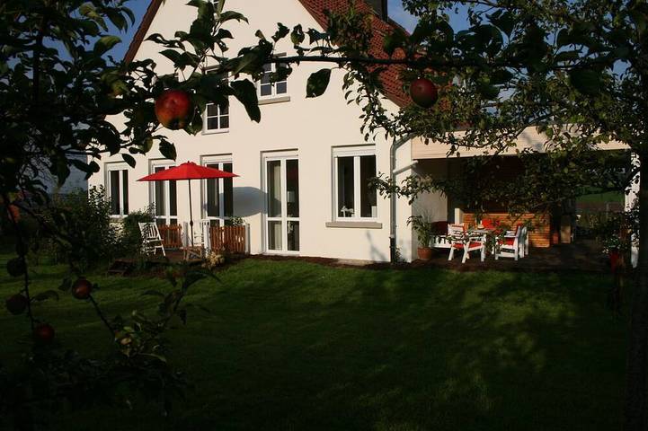Ferienhaus für 8 Personen, mit Sauna und Garten sowie Terrasse - 1