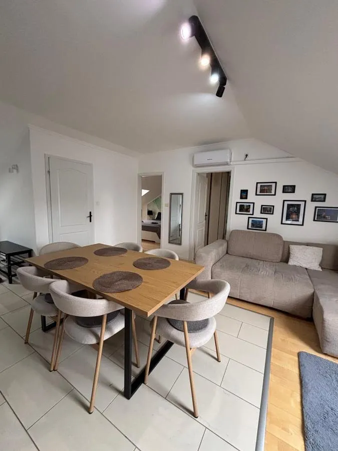 Apartamento de vacaciones para 6 personas, con vistas y jardín - 1