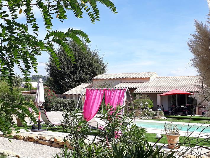 Location de vacances pour 4 personnes, avec piscine et jardin à Tourrettes - 4
