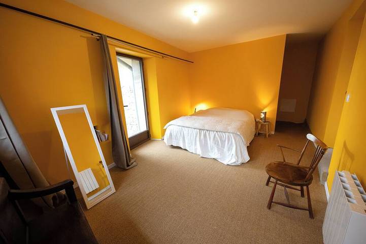 Location de vacances pour 10 personnes, avec jardin ainsi que terrasse et piscine à Grane - 2