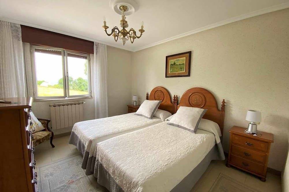 Entire apartment, Casa Noval, Zona Rural en el Centro de Asturias in Bimenes, Cordillera Cantábrica