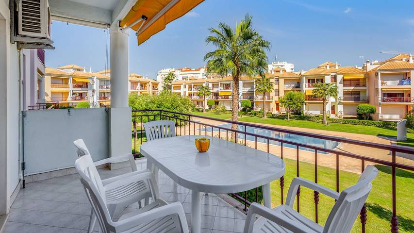 Ganze Wohnung, Ferienwohnung für 4 Personen mit Balkon in Quarteira, Faro Distrikt