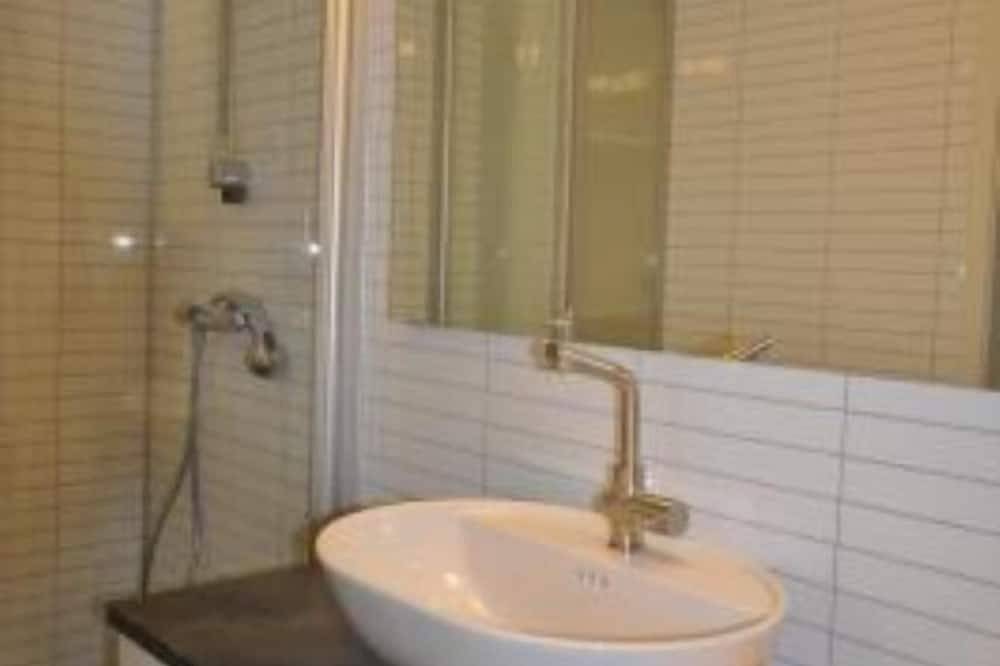 Cottage in beautiful and dramatic landscape in Ørsta