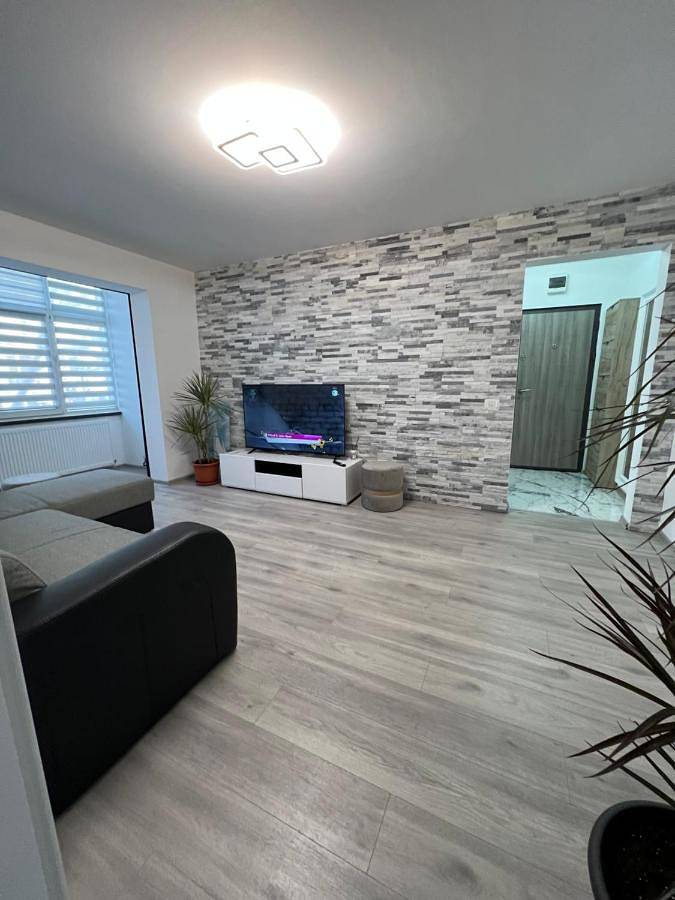 Gîte pour 4 personnes, avec balcon dans Giurgiu