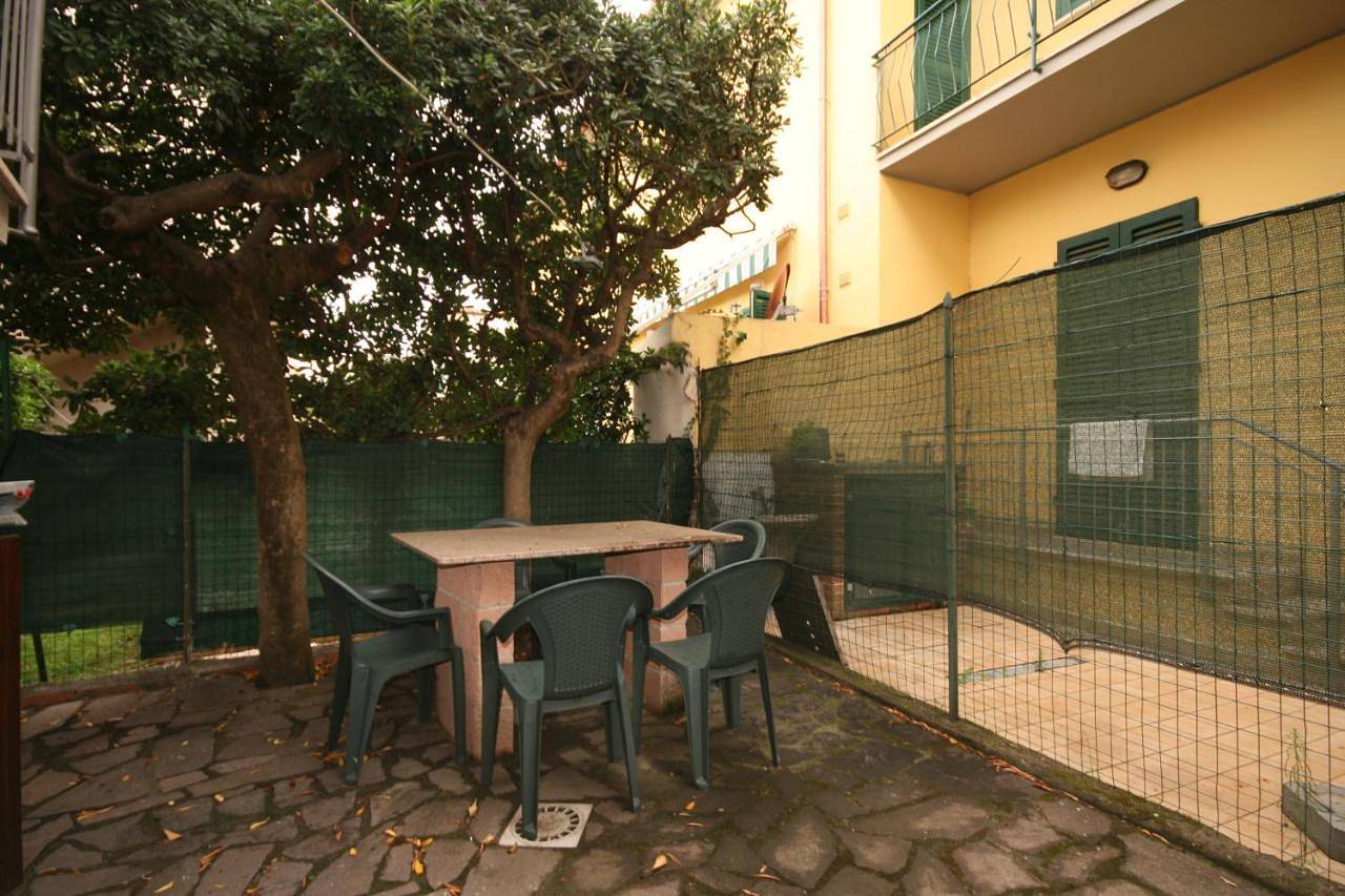 Appartamento indipendente con giardino a 400 m dal mare in Marina di Cecina, Cecina
