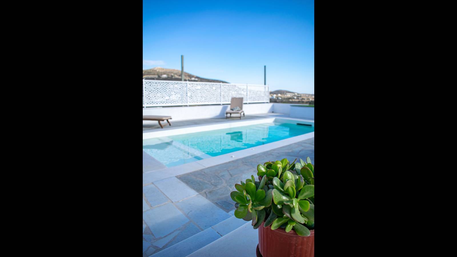 Villa for 6 guests with private pool! In Agia Irini - walking distance to beach! in Sarakiniko, Paros