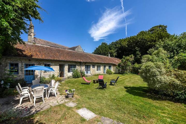 Location de vacances pour 6 personnes, avec Terrasse ainsi que Jardin et Vue à Cresserons