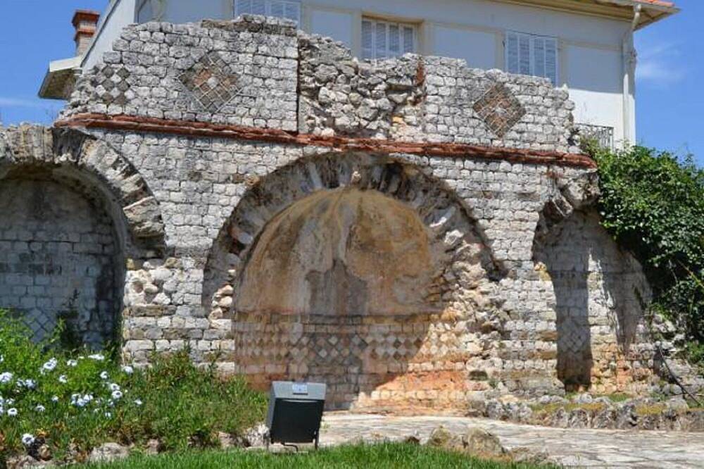 Ganze Wohnung, Bright air-conditioned apartment on top floor - perfect for 4 people in Roquebrune-Cap-Martin, Nizza und Umgebung