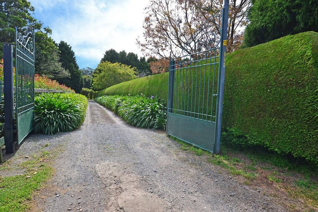 Bed And Breakfast for 4 People in Robertson, New South Wales