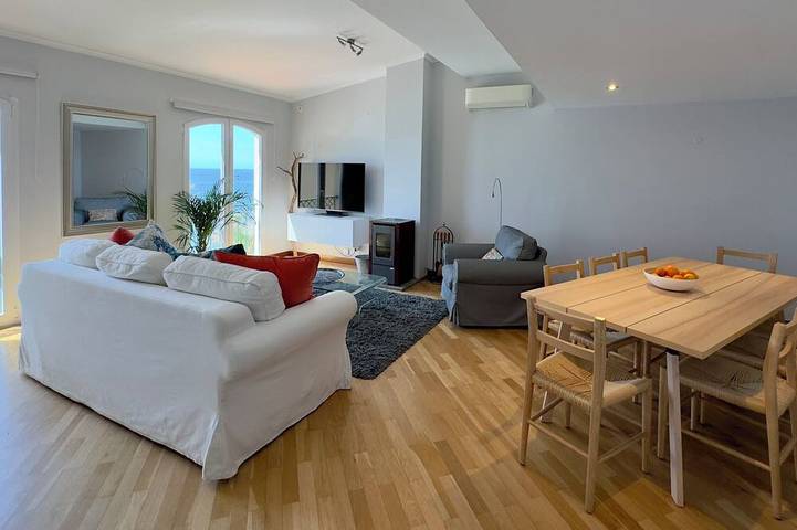 Ferienwohnung für 4 Personen, mit Balkon und Pool sowie Garten