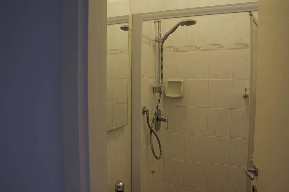 Ganze Wohnung, Bright three-room apartment surrounded by nature in Cinquale, Forte dei Marmi