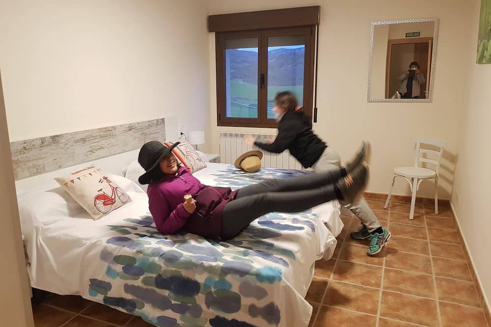 Entire apartment, Rural lodging in Navarre, near the Urederra, Urbasa and Estella-Lizarra rivers in Allín, Cordillera Cantábrica