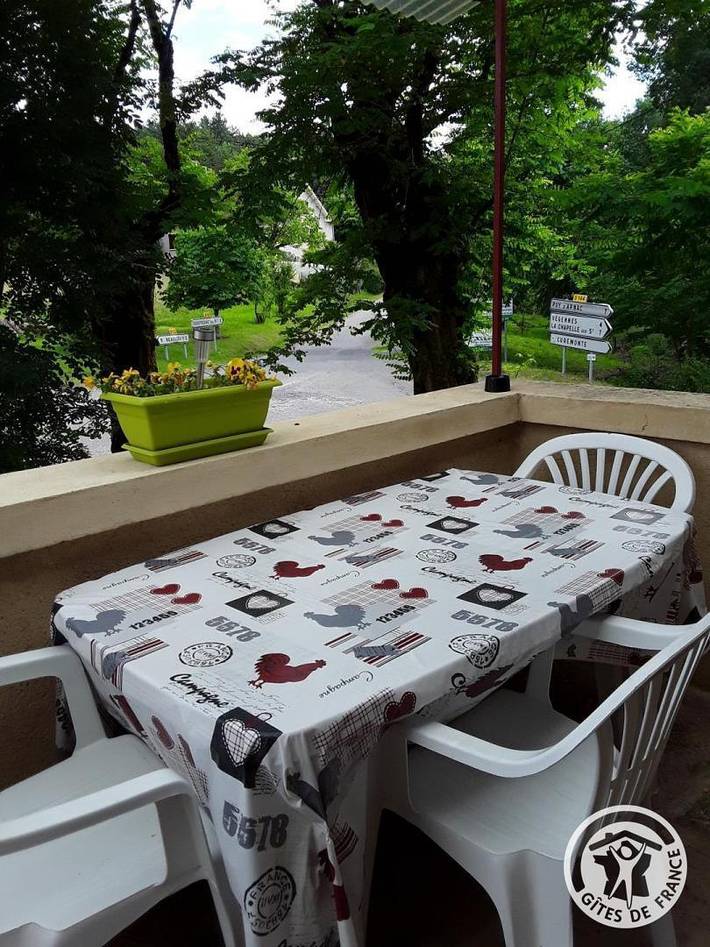 Gemütliches 70-qm-Gîte mit Garage, TV und Garten in Queyssac-les-Vignes, Brive-la-Gaillarde und Umgebung