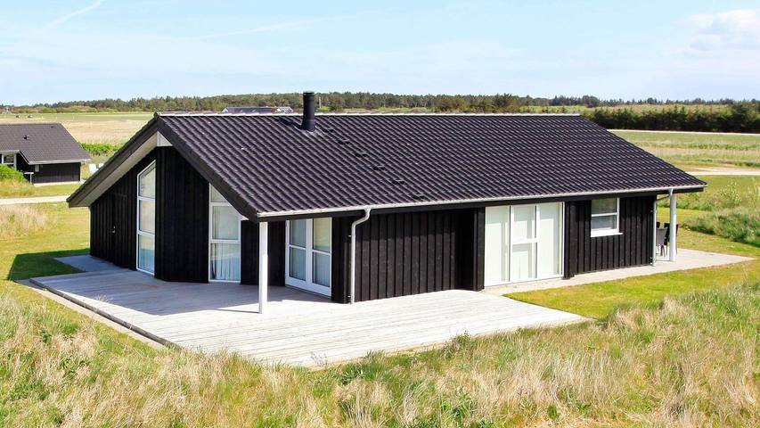 Hus för 6 Personer, med bubbelpool och terass i Hirtshals