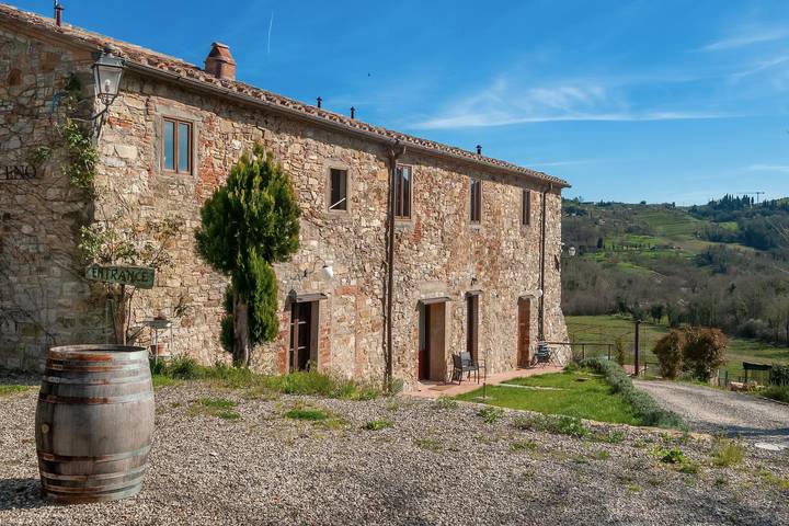 Geheel appartement, Appartement 'Rifugio sulla via di Volpaia' met privéterras, Wifi en airconditioning in Radda in Chianti, Chianti