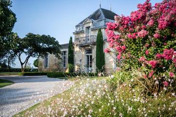 Hôtel pour 3 personnes, avec sauna et jardin ainsi que piscine et vue, animaux acceptés à Pauillac