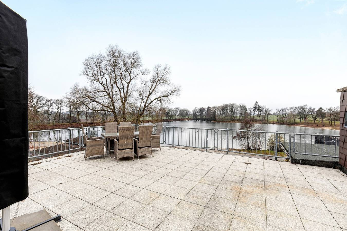 Holiday Home 'Pension Seeblick' with Lake View, Private Garden and Wi-Fi in Holzappel, Lahn-Taunus