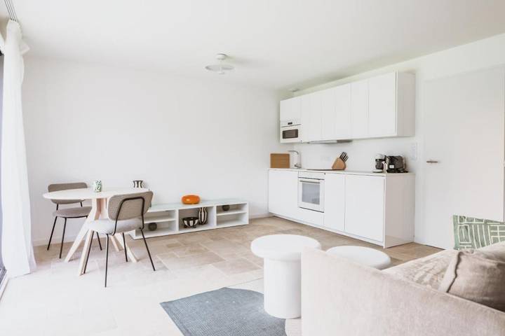 Gîte pour 2 personnes, avec terrasse et piscine ainsi que jacuzzi et jardin à Le Bernard - 4