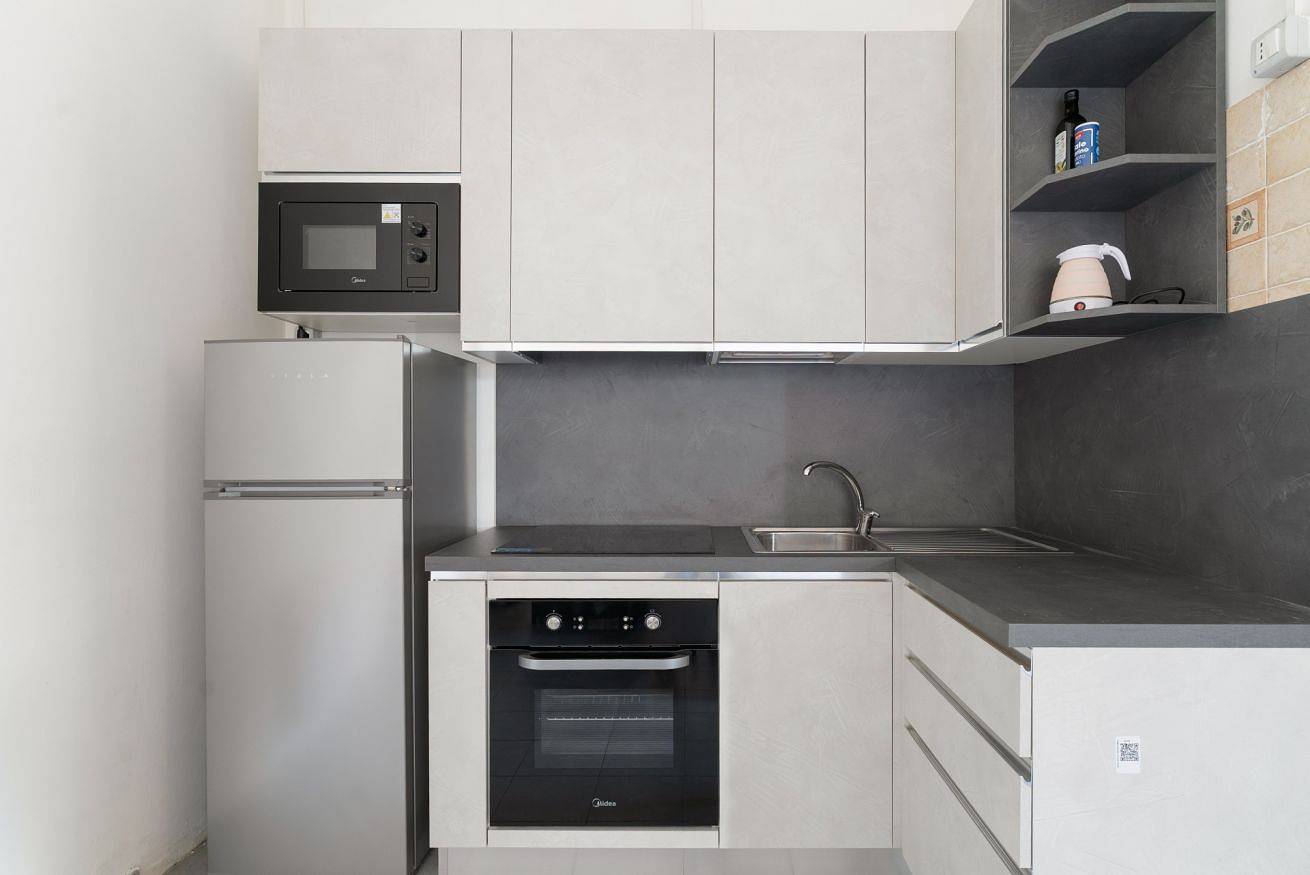 Entire apartment, Guesthost - Comfy Studio Apartment San Cristoforo in Milan, Milan Province