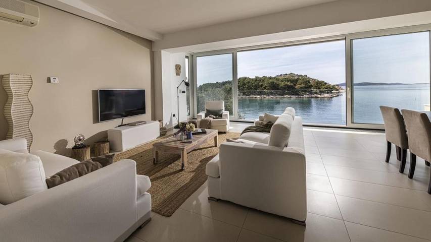 Villa pour 6 personnes, avec vue et balcon à Tribunj - 3