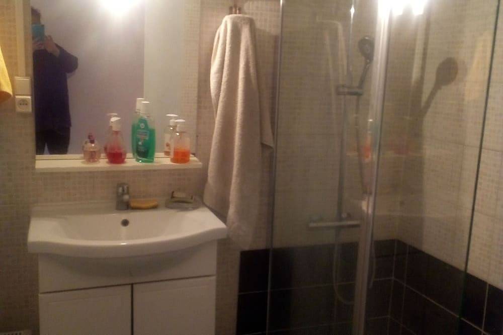 Entire apartment, Apartment 'Le Vigan' with Shared Garden and Wi-Fi in Le Vigan, Cévennes