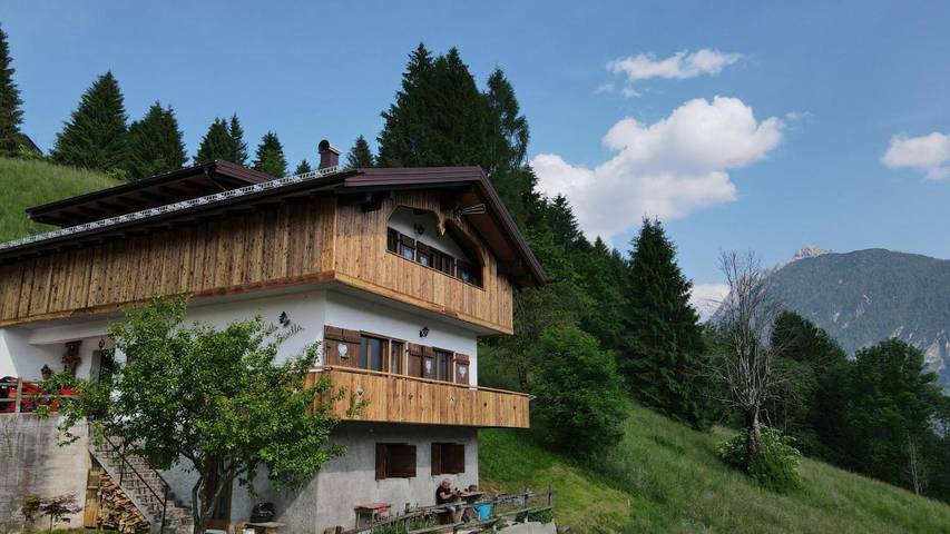 Gîte pour 2 personnes, avec jardin et vue à Santo Stefano di Cadore