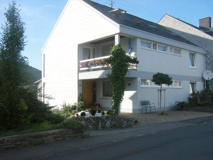 Ferienwohnung für 4 Personen, mit Balkon und Terrasse sowie Ausblick in Neumagen-Dhron