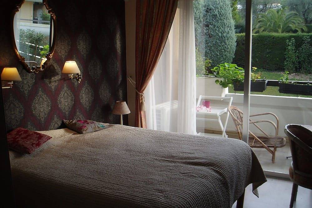 Geheel appartement, Rustige residentie Geclassificeerd park, zwembad in Le Cannet, Cannes regio