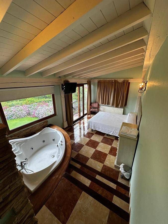 Apartamento para 2 personas, con jacuzzi y jardín en Cabezón de la Sal