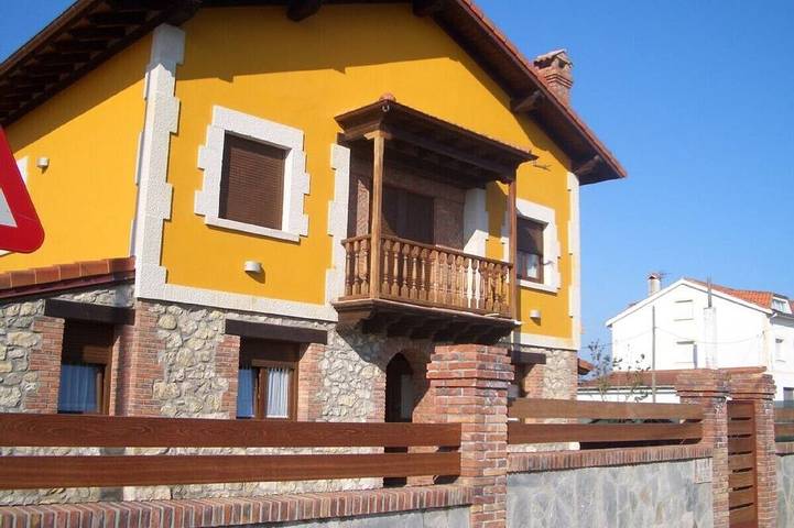 Gîte pour 16 personnes, avec Balcon ainsi que Jacuzzi et Jardin