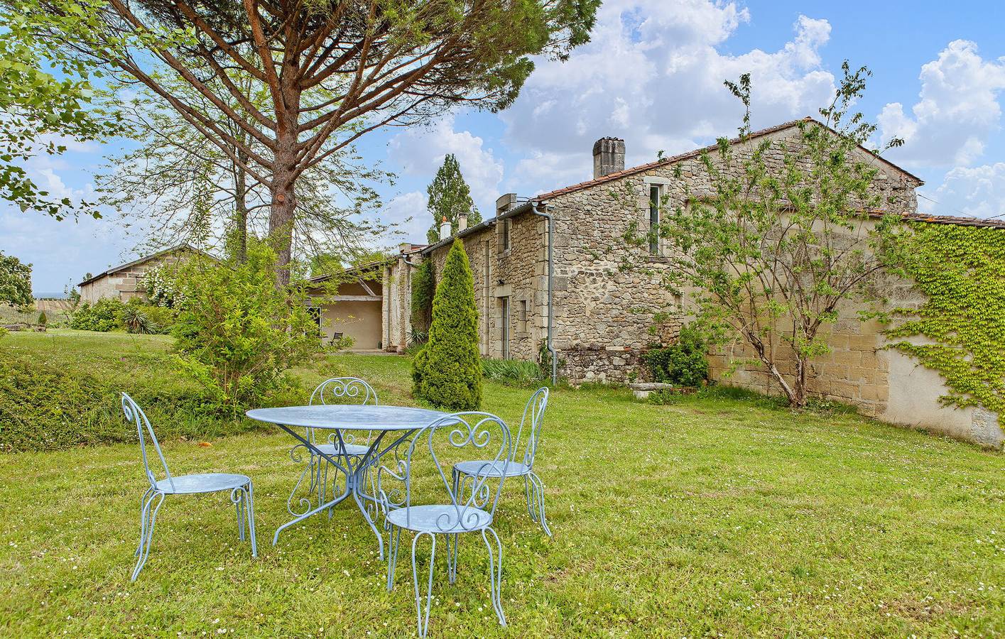 Gîte pour 5 Personnes dans Saint-Cibard, Région de Libourne