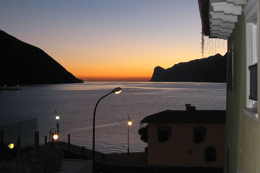 Ganze Wohnung, Geräumige Wohnung nur wenige Schritte vom Strand von Torbole entfernt in Torbole, Nago-Torbole