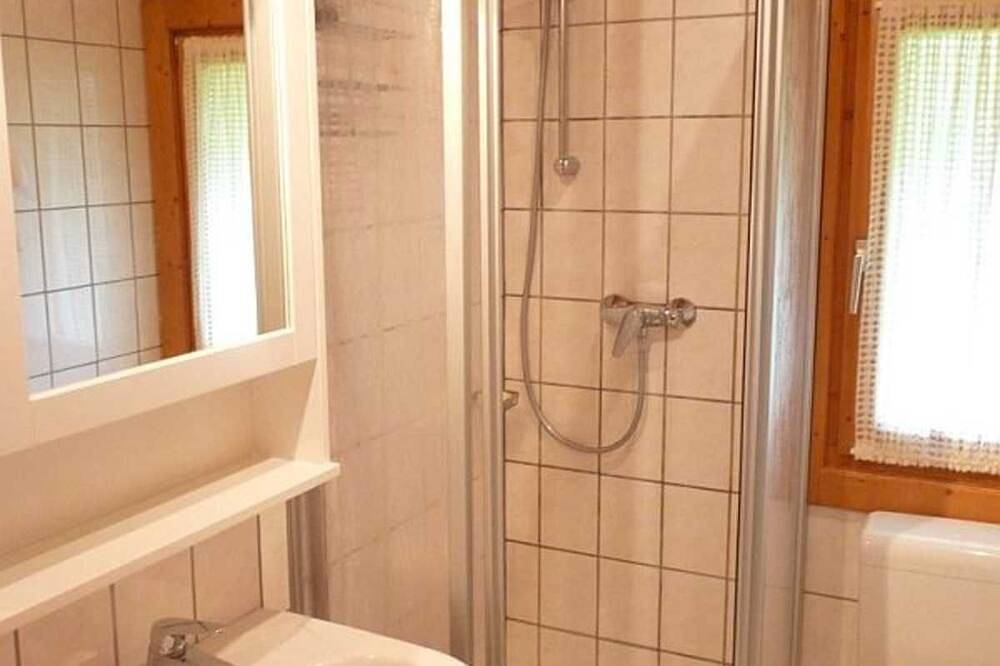 Ganze Wohnung, Sta-07 - Gemütliches Ferienhaus am Waldrand für 5 Personen - Naturerlebnisdorf in Stamsried, Ostbayern