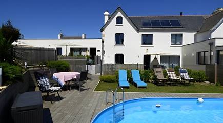 Gîte pour 5 personnes, avec piscine et terrasse dans le Finistère