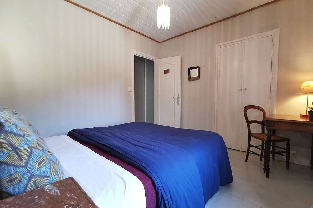 Casa rural tranquila con terraza y se admiten mascotas in Sembadel, Parque Natural Regional Livradois-Forez