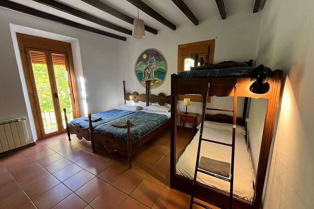 Niu House – Private / Near Bcn |  Pool | Nature | Perfect for Families & Groups in Vallgorguina, Provincia de Barcelona