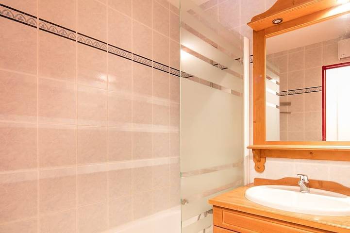 Entire apartment, Bel Appart proche du Centre, accès Sauna + Piscine in Valfréjus, Modane