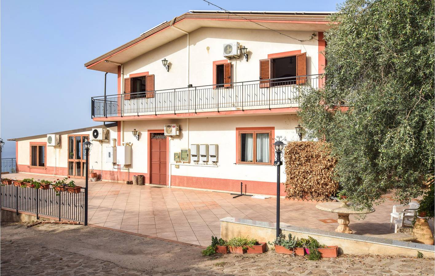 Apartamento com vista para o mar, com piscina, estacionamento e WiFi in Caronia, Messina (província)